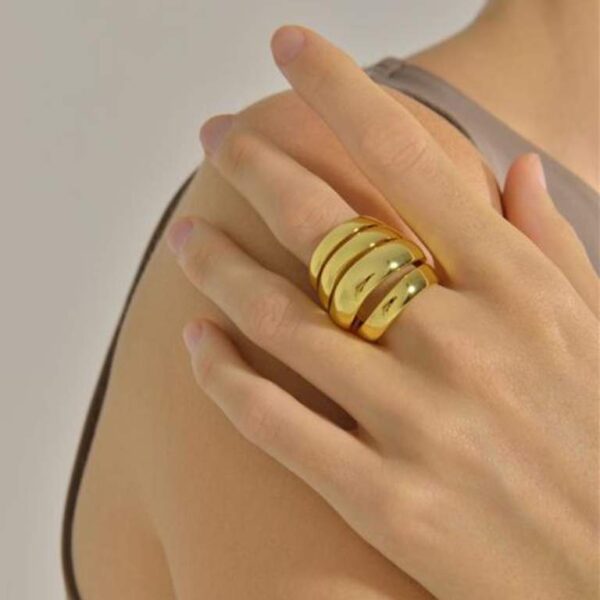 Anillo Metal Chapado Dorado Líneas - Imagen 2